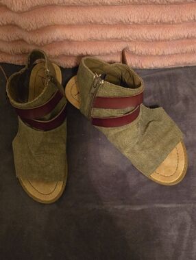 Blowfish Olive Green Canvas Sandals with Dark Brown Leather Straps